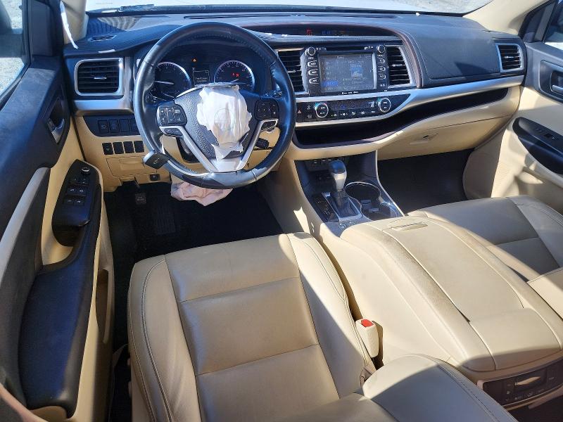 Photo 8 from auction – 2019 TOYOTA HIGHLANDER with VIN 5TDKZRFH2KS552423