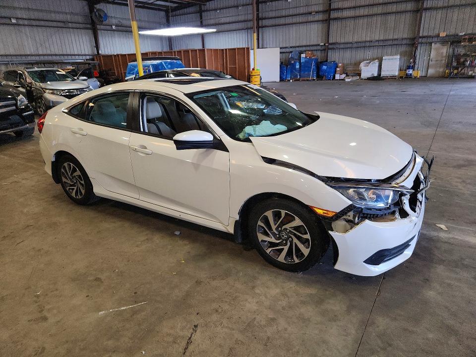 Photo 4 from auction – 2016 HONDA CIVIC with VIN 19XFC2F78GE050213