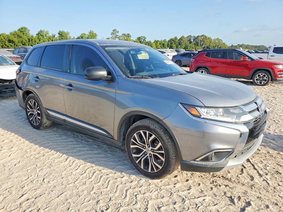 Photo 4 from auction – 2018 MITSUBISHI OUTLANDER with VIN JA4AD2A37JZ039334