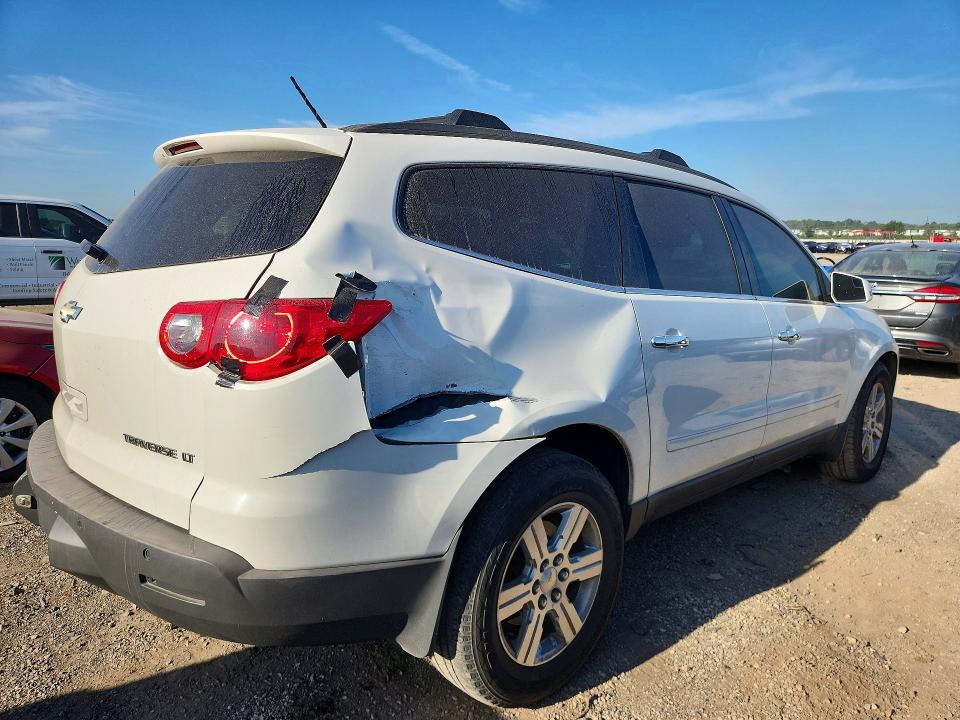 Photo 3 from auction – 2011 CHEVROLET TRAVERSE with VIN 1GNKVJED4BJ400689