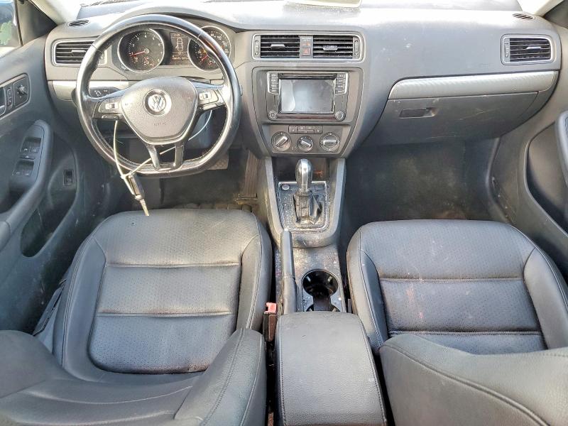 Photo 8 from auction – 2017 VOLKSWAGEN JETTA with VIN 3VWDB7AJXHM369708