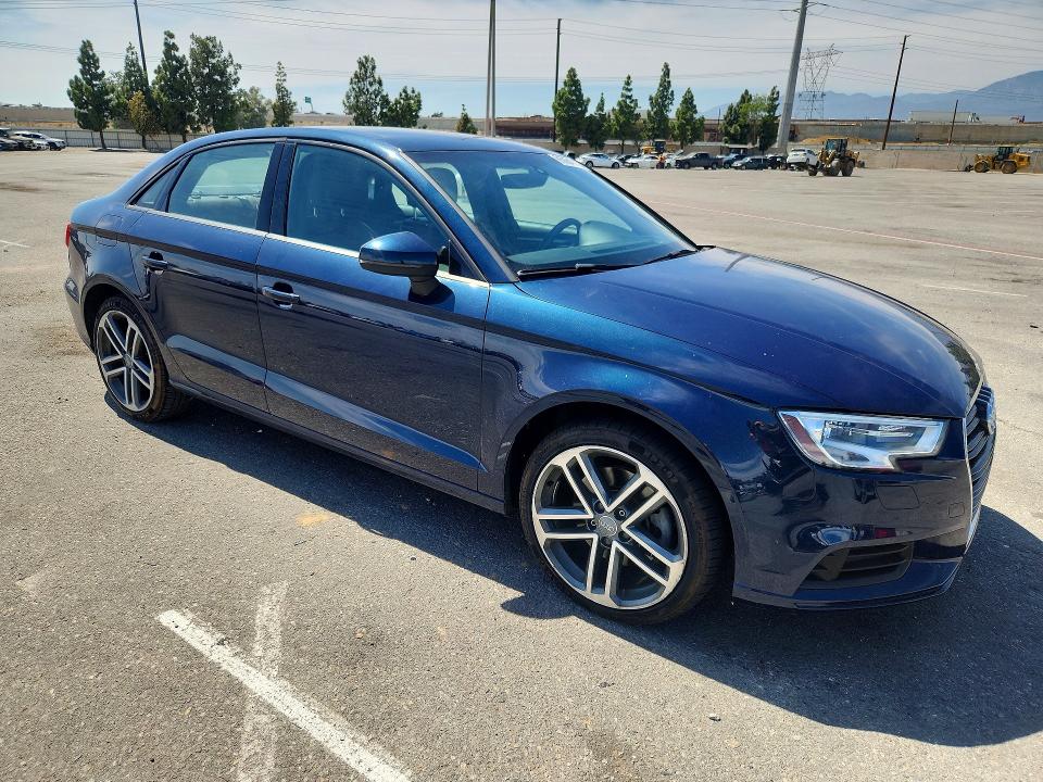 صورة رقم 4 من المزاد - 2018 AUDI A3 مع VIN WAUAUGFF6J1010263