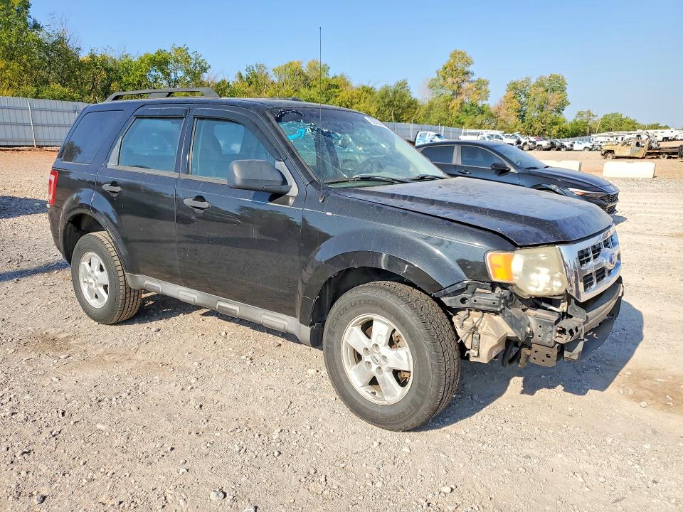 Photo 4 from auction – 2011 FORD ESCAPE with VIN 1FMCU0C73BKC29415