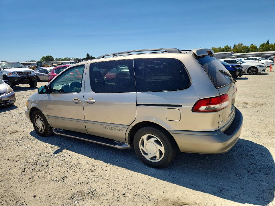 Photo 2 from auction – 2001 TOYOTA SIENNA with VIN 4T3ZF13C41U403266