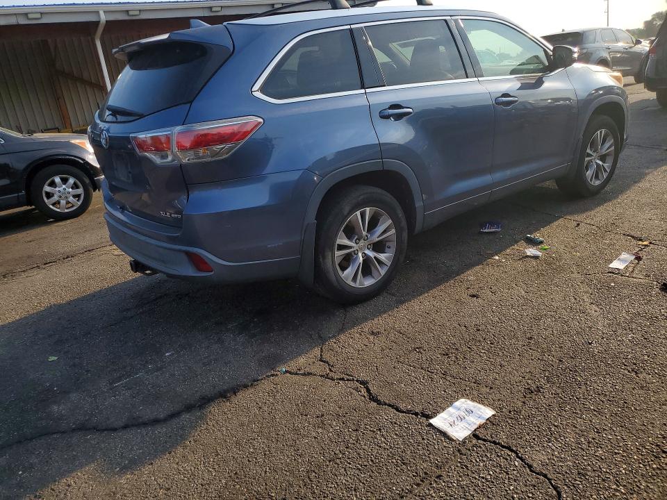 Photo 3 from auction – 2015 TOYOTA HIGHLANDER with VIN 5TDJKRFH3FS170259