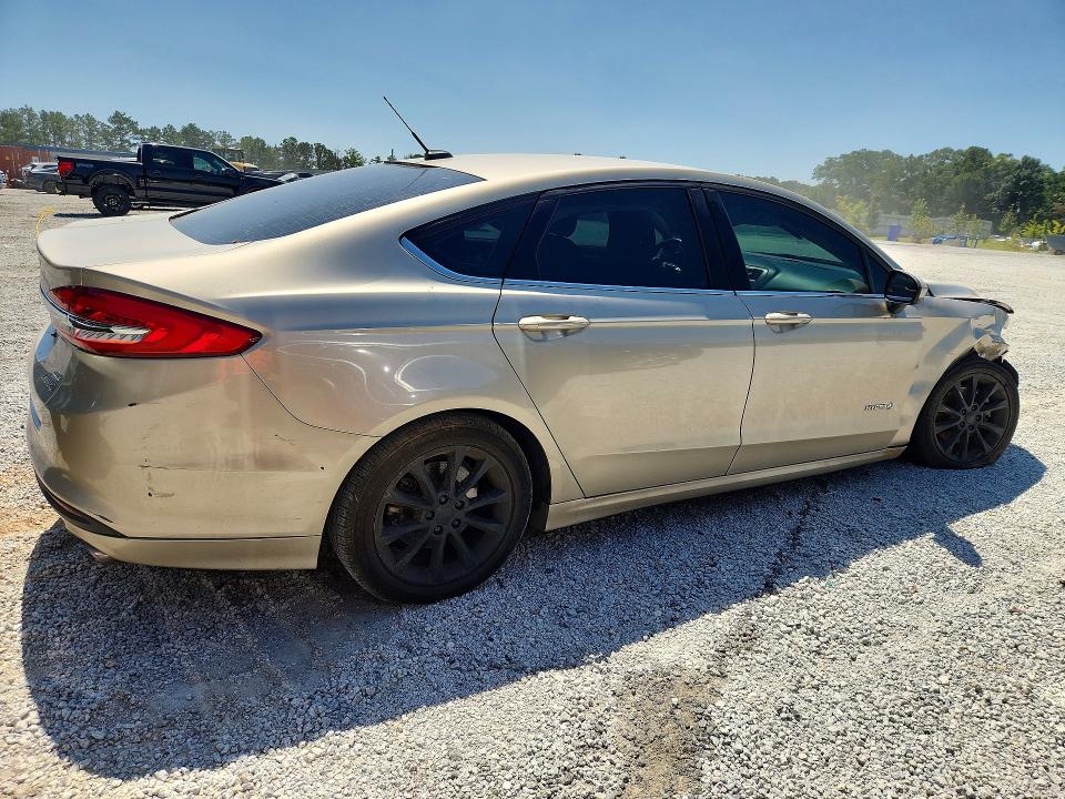 Photo 3 from auction – 2017 FORD FUSION with VIN 3FA6P0LU4HR385794