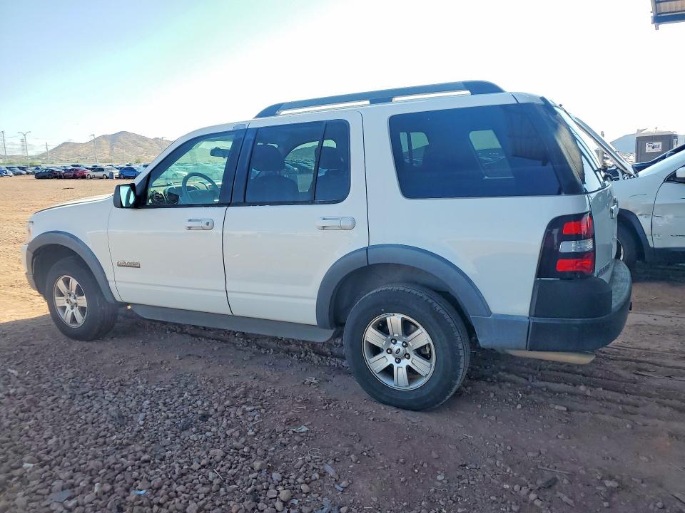 Photo 2 from auction – 2007 FORD EXPLORER with VIN 1FMEU63E97UA41682