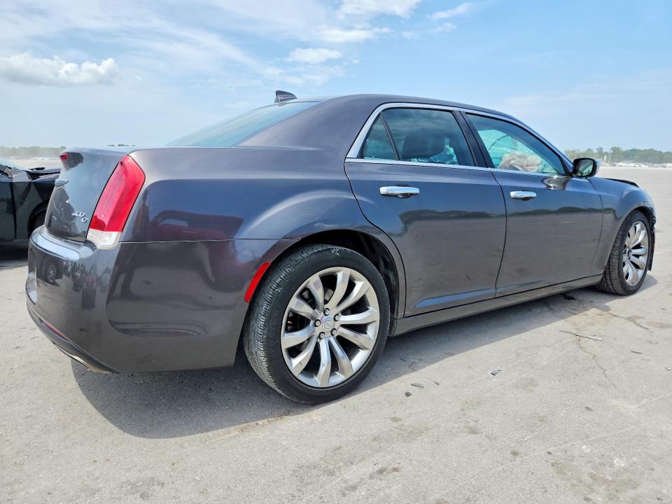 Photo 3 from auction – 2017 CHRYSLER 300C with VIN 2C3CCAEGXHH540239