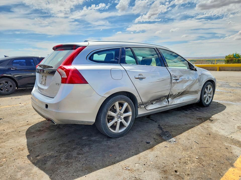 Photo 3 from auction – 2016 VOLVO V60 with VIN YV140MEK7G1300751