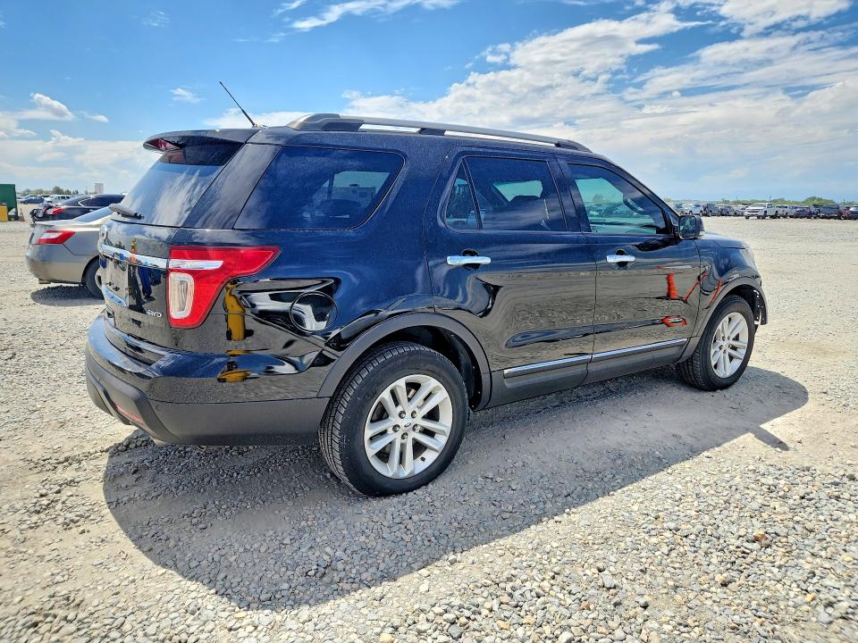 Photo 3 from auction – 2012 FORD EXPLORER with VIN 1FMHK8D86CGA25553