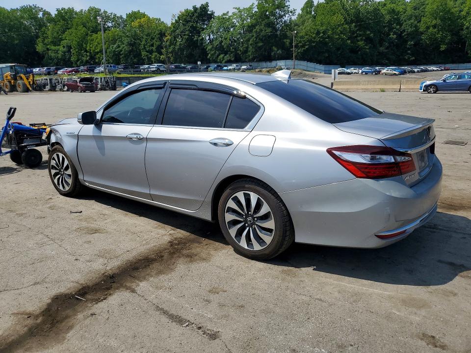 Photo 2 from auction – 2017 HONDA ACCORD with VIN JHMCR6F54HC015246