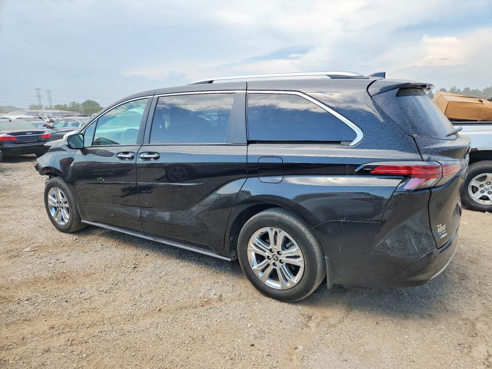 Photo 2 from auction – 2023 TOYOTA SIENNA with VIN 5TDESKFC7PS101296