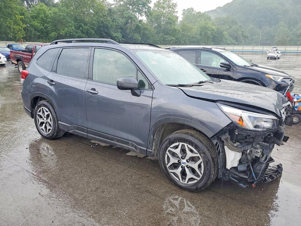 Photo 4 from auction – 2021 SUBARU FORESTER with VIN JF2SKAJC3MH463664