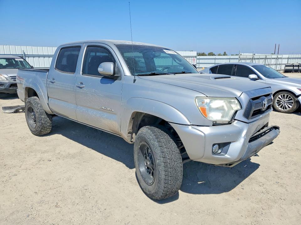 Photo 4 from auction – 2015 TOYOTA TACOMA with VIN 3TMLU4EN4FM180831