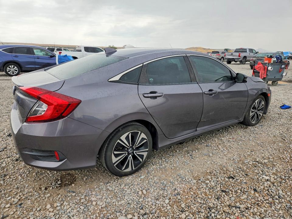 Photo 3 from auction – 2017 HONDA CIVIC with VIN 19XFC1F37HE015011