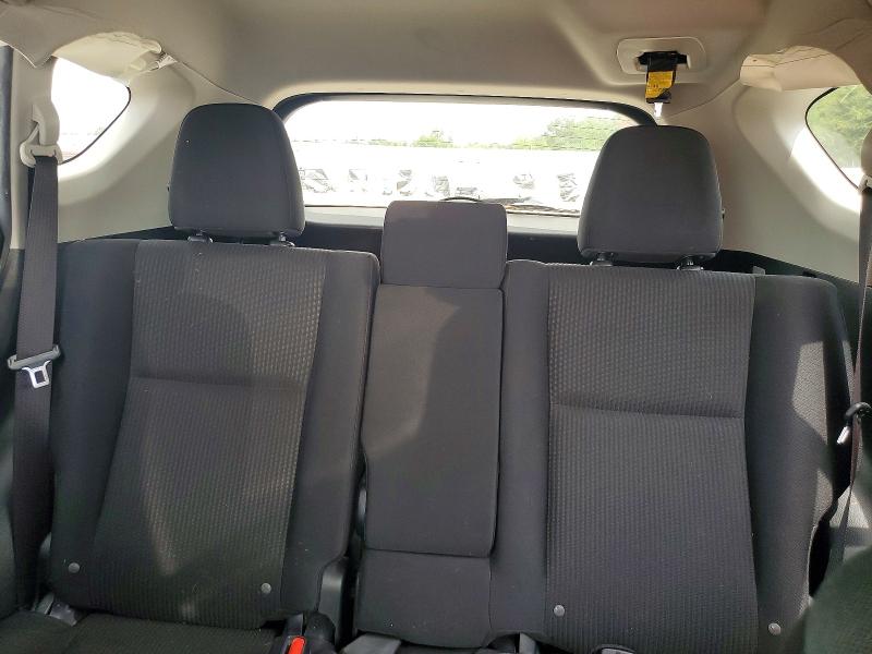 Photo 10 from auction – 2017 TOYOTA RAV4 with VIN JTMZFREV8HJ111917