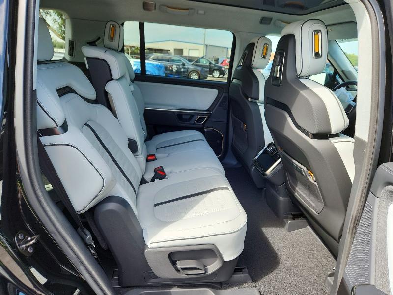 Photo 11 from auction – 2023 RIVIAN R1S with VIN 7PDSGABA2PN026301