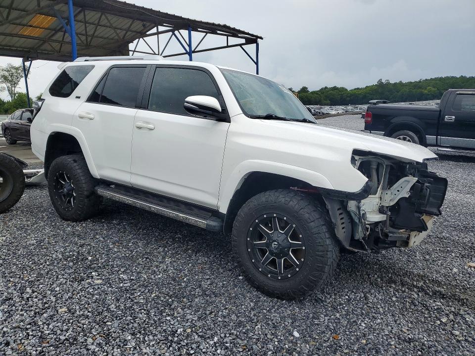 Photo 4 from auction – 2014 TOYOTA 4RUNNER with VIN JTEBU5JR7E5175343