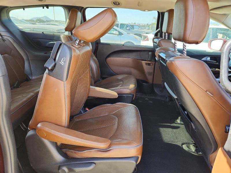 Снимка 11 от търг – 2018 CHRYSLER PACIFICA с VIN 2C4RC1N71JR229658