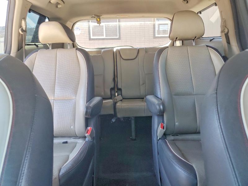 Foto 10 de la subasta – 2015 KIA SEDONA con VIN KNDMC5C12F6051273