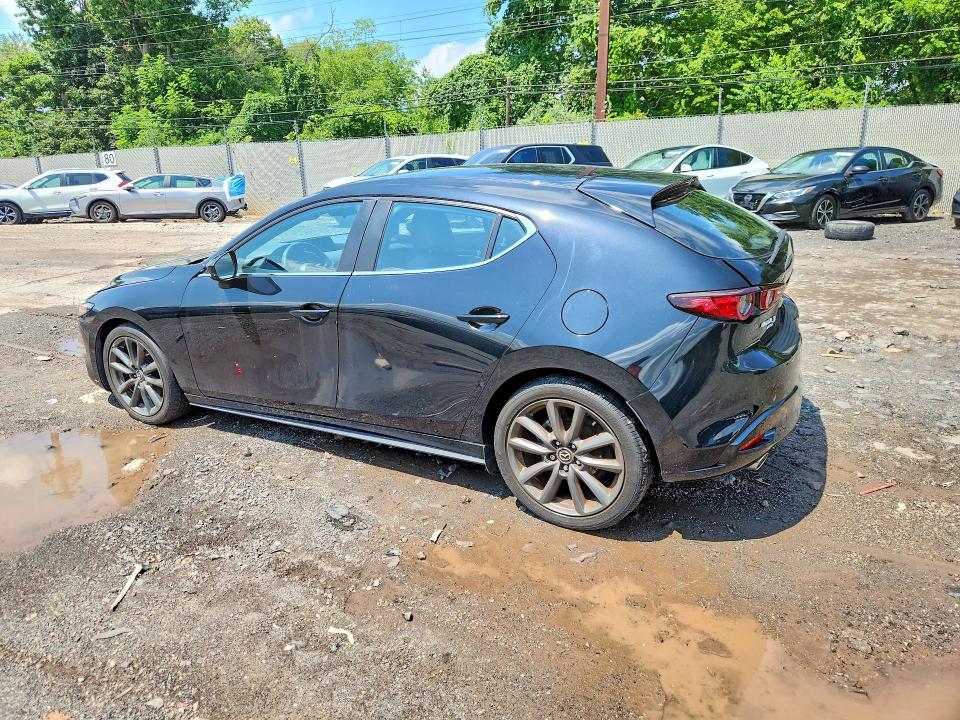 Photo 2 from auction – 2021 MAZDA 3 with VIN JM1BPBKL7M1313392
