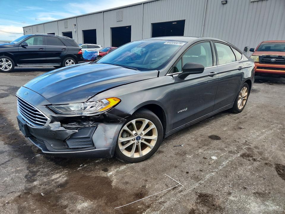 FORD FUSION 2019 with VIN 3FA6P0LU3KR225493 - Photo from auction