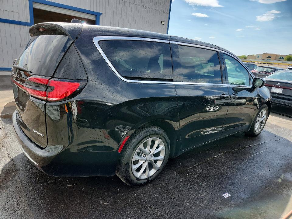 Photo 3 from auction – 2027 CHRYSLER PACIFICA with VIN 2C4RC1GG6VR575188