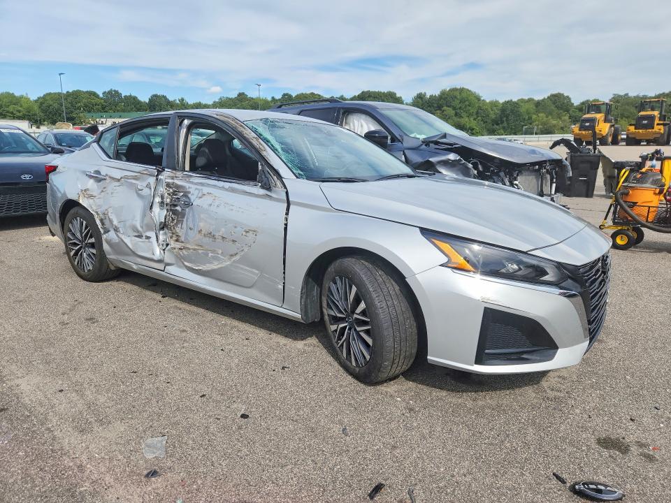 Photo 4 from auction – 2025 NISSAN ALTIMA with VIN 1N4BL4DV4SN378282