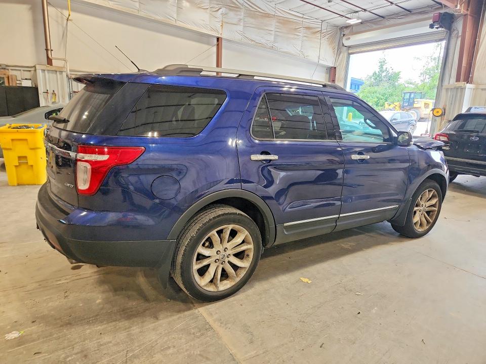 Photo 3 from auction – 2011 FORD EXPLORER with VIN 1FMHK8D85BGA30824