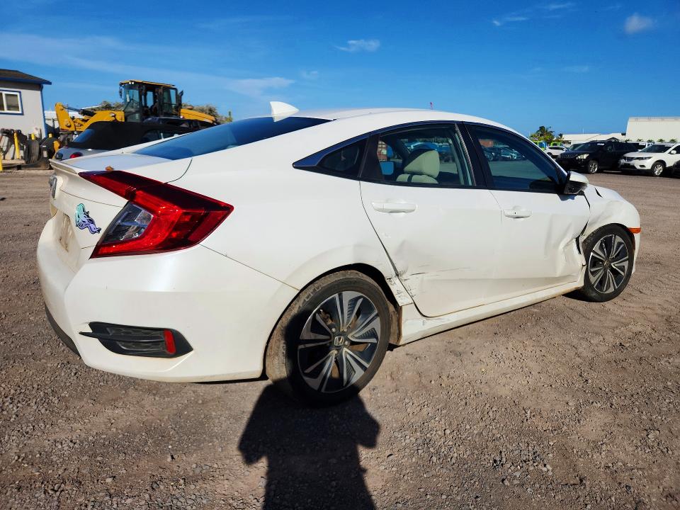 Photo 3 from auction – 2016 HONDA CIVIC with VIN 19XFC1F32GE034225