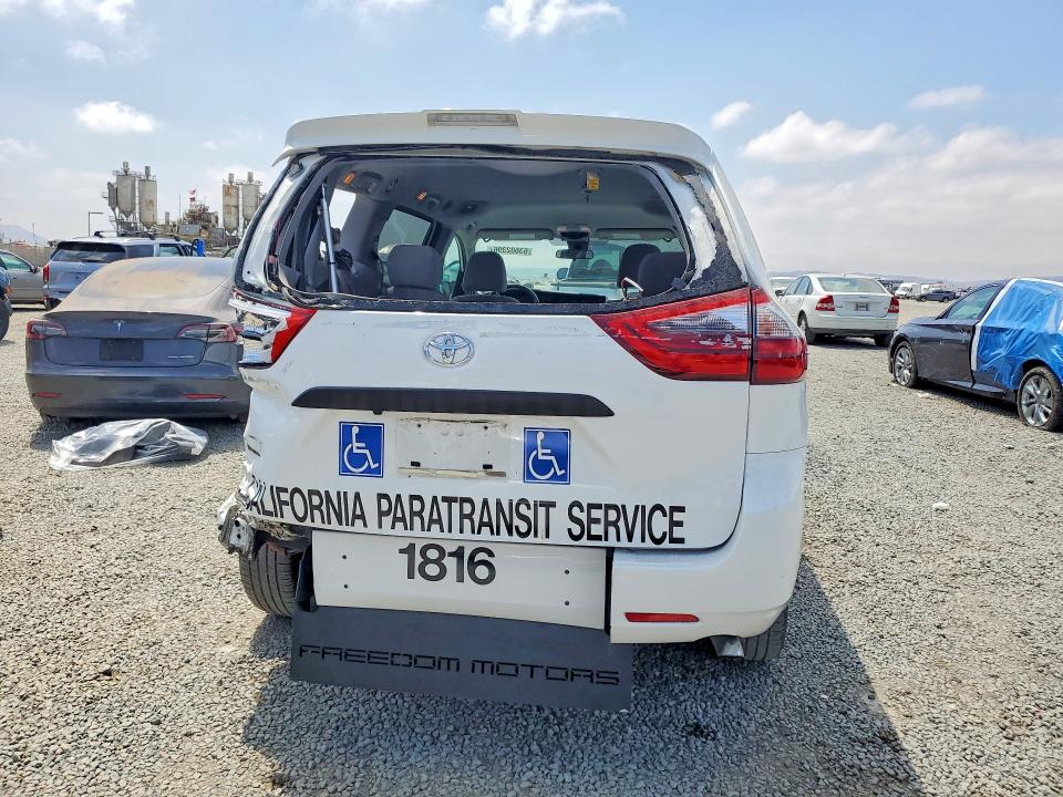 Photo 6 from auction – 2020 TOYOTA SIENNA with VIN 5TDZZ3DCXLS042454