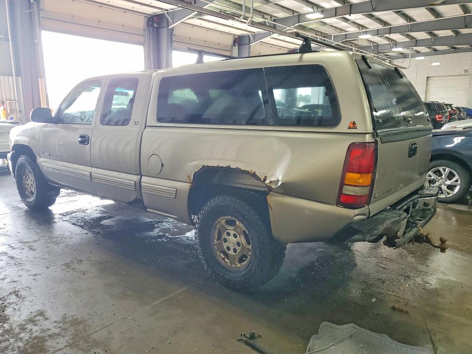 Photo 2 from auction – 1999 CHEVROLET SILVERADO with VIN 2GCEK19T9X1199521