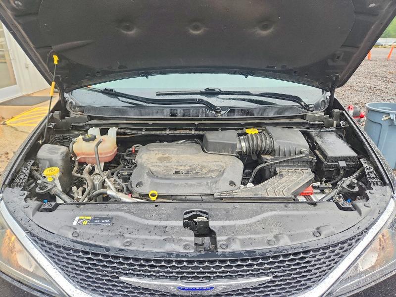 Photo 12 from auction – 2019 CHRYSLER PACIFICA with VIN 2C4RC1BGXKR732370