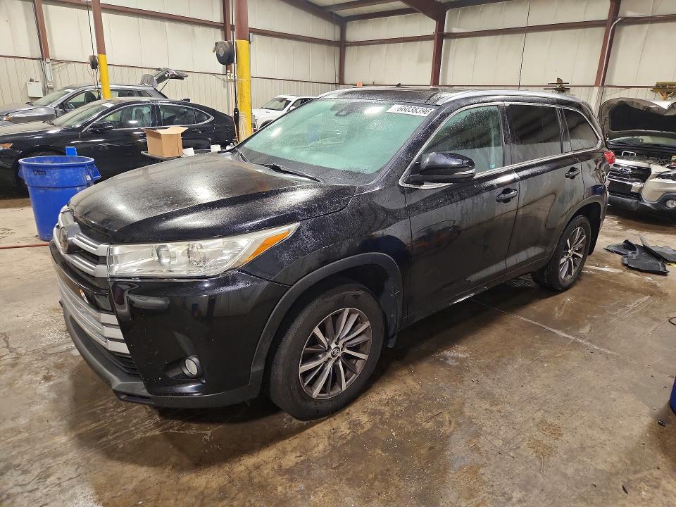TOYOTA HIGHLANDER 2018 with VIN 5TDJZRFH5JS884530 - Photo from auction