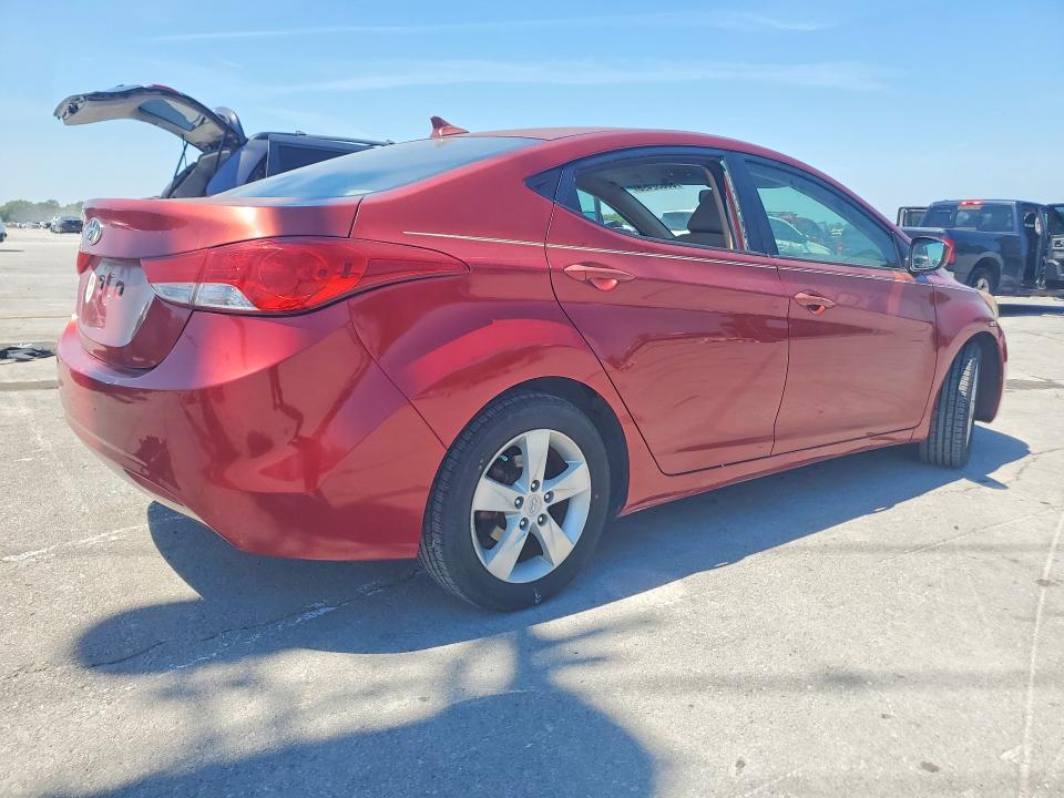 Photo 3 from auction – 2012 HYUNDAI ELANTRA with VIN KMHDH4AE3CU199078