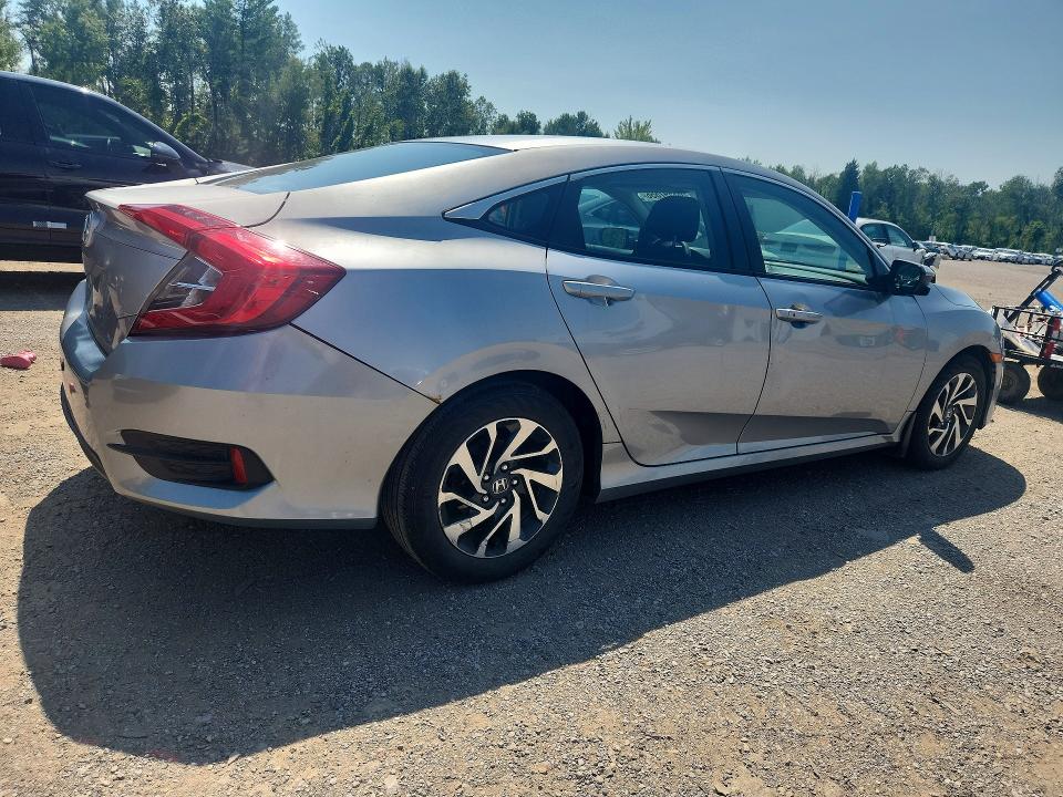 Photo 3 from auction – 2016 HONDA CIVIC with VIN 2HGFC2F79GH002502