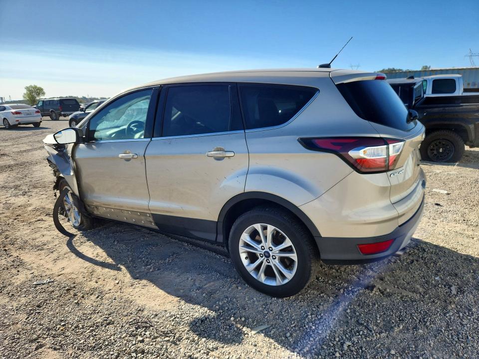 Foto 2 de la subasta – 2017 FORD ESCAPE con VIN 1FMCU0GD4HUB21916
