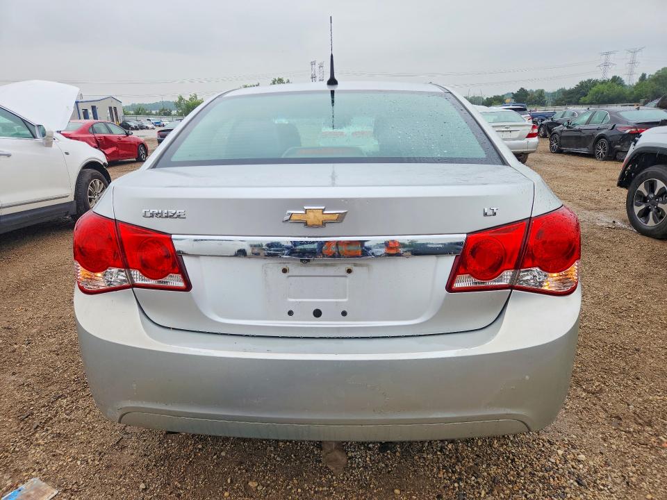 Photo 6 from auction – 2014 CHEVROLET CRUZE with VIN 1G1PC5SB5E7310606