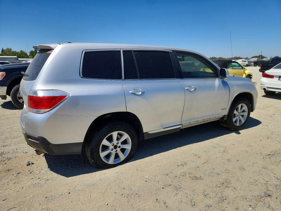 Photo 3 from auction – 2011 TOYOTA HIGHLANDER with VIN 5TDZA3EH3BS010476