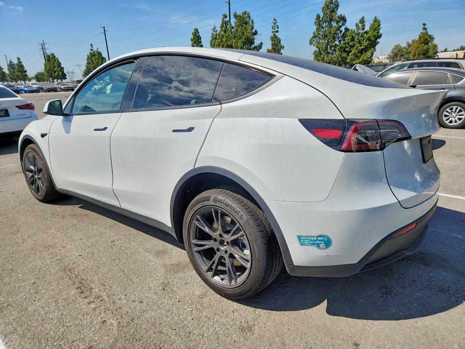 Photo 2 from auction – 2025 TESLA MODEL Y with VIN 7SAYGDED4SF276965