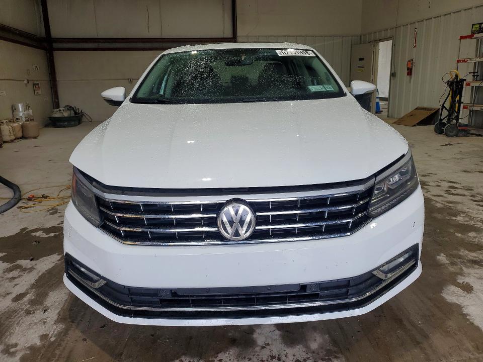 Photo 5 from auction – 2018 VOLKSWAGEN PASSAT with VIN 1VWBA7A36JC021889