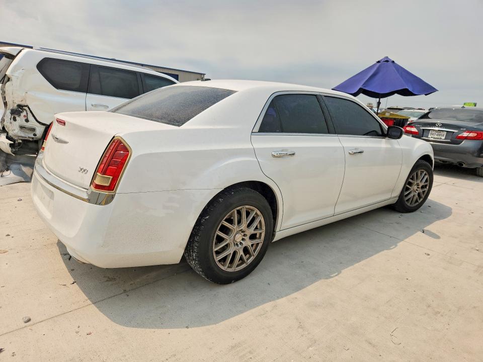 Photo 3 from auction – 2011 CHRYSLER 300 with VIN 2C3CA5CG9BH585177