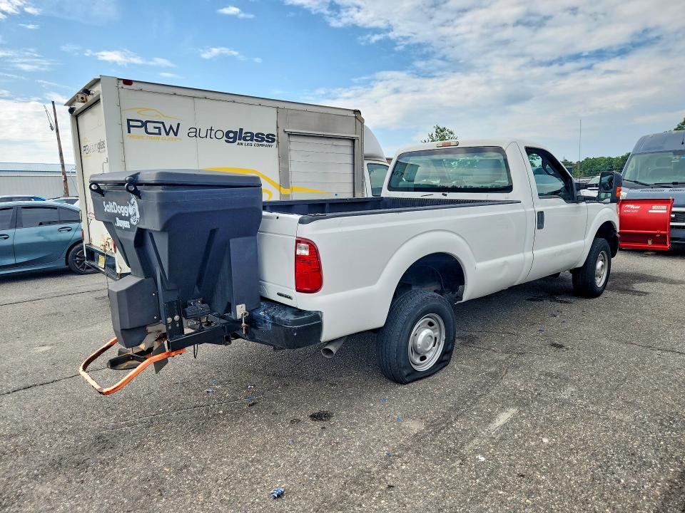 Photo 3 from auction – 2016 FORD F250 with VIN 1FTBF2B6XGEB16663