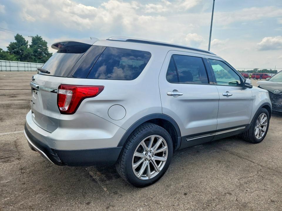 Photo 3 from auction – 2017 FORD EXPLORER with VIN 1FM5K7F81HGC37035