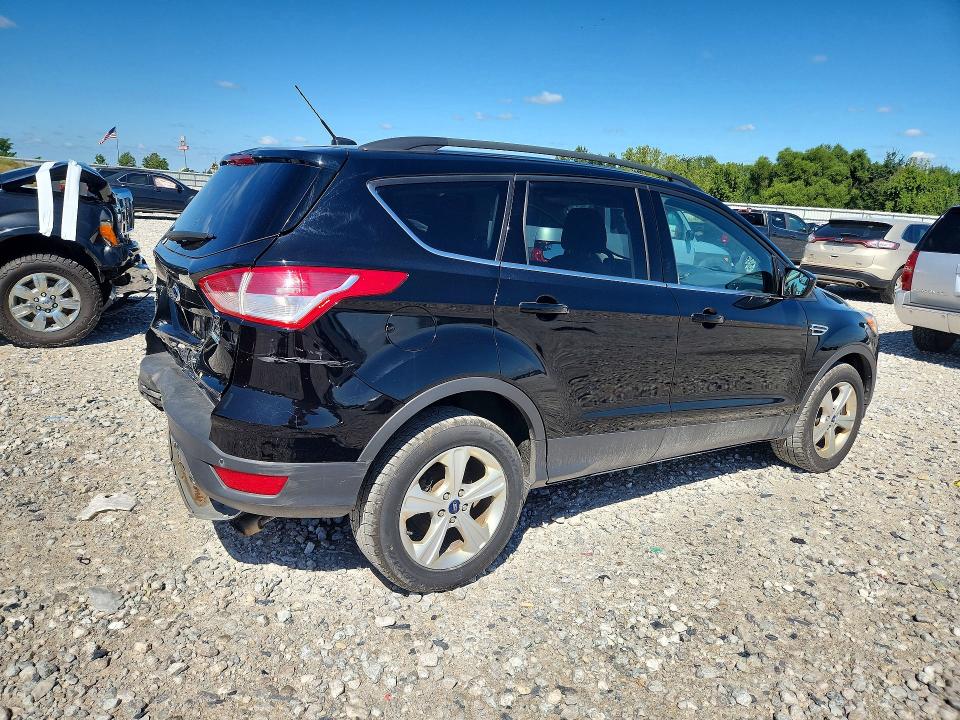 Photo 3 from auction – 2016 FORD ESCAPE with VIN 1FMCU9GX0GUC57182