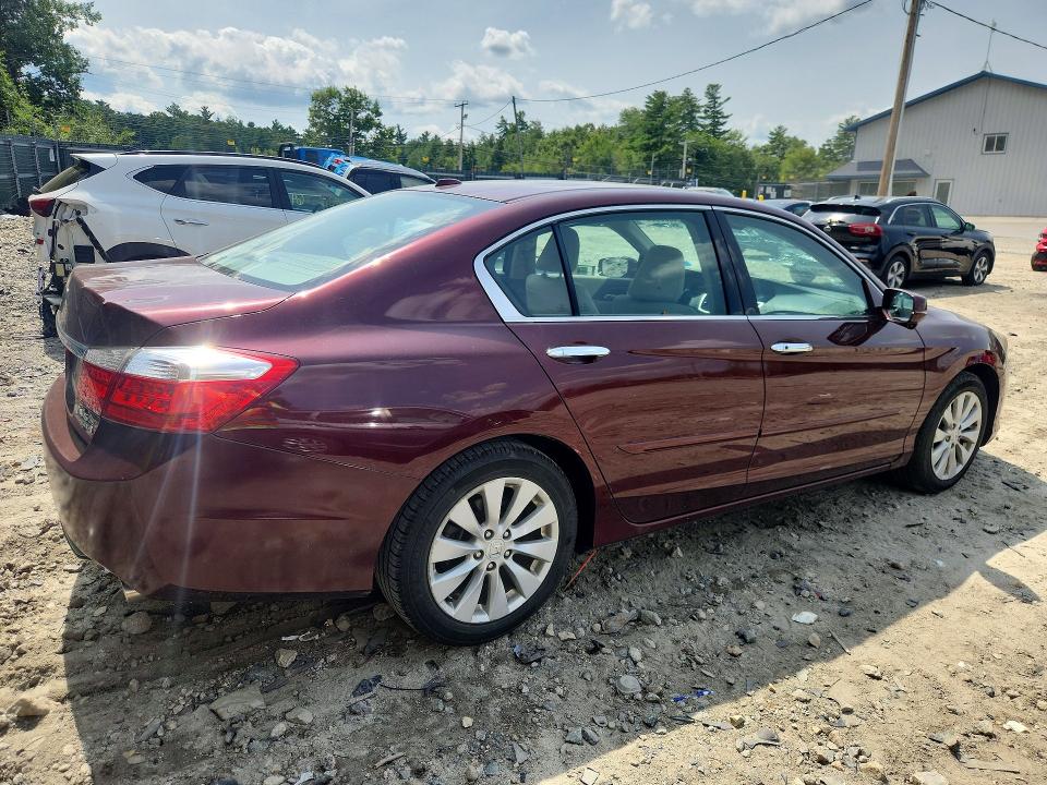 Photo 3 from auction – 2015 HONDA ACCORD with VIN 1HGCR3F92FA009491