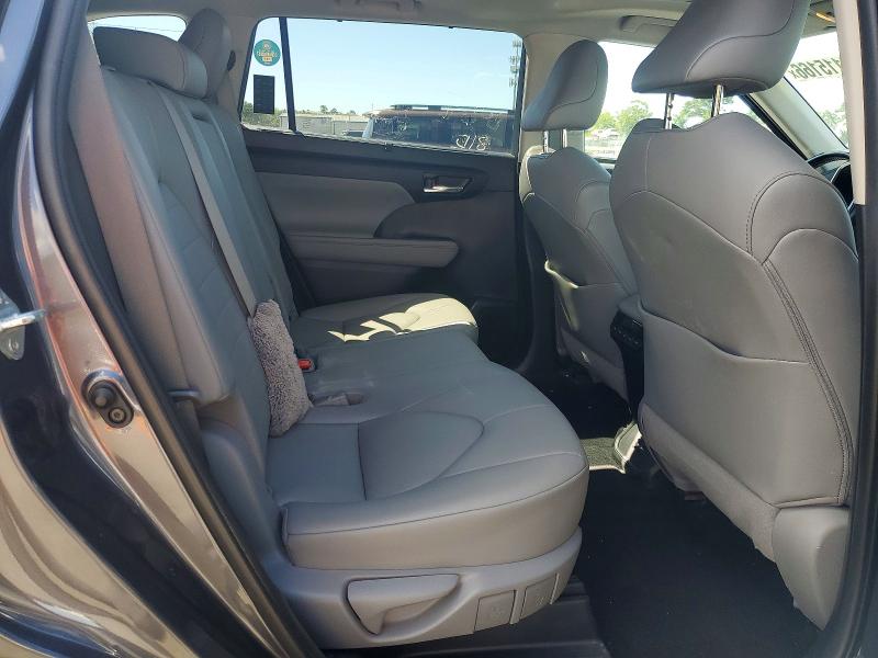 Photo 11 from auction – 2020 TOYOTA HIGHLANDER with VIN 5TDGZRBH1LS048412