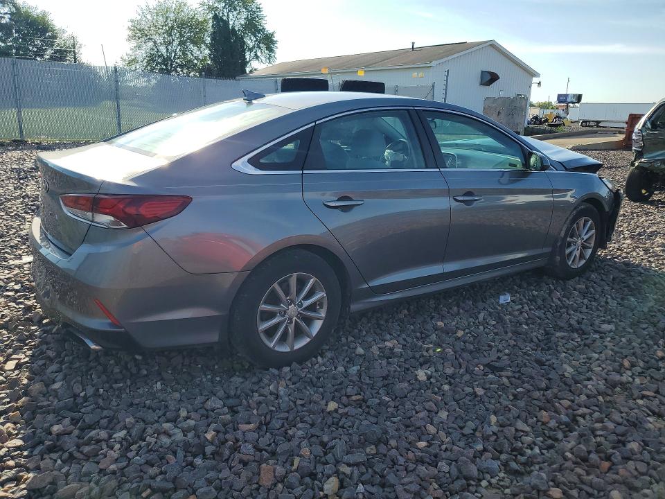 Снимка 3 от търг – 2018 HYUNDAI SONATA с VIN 5NPE24AF6JH710521