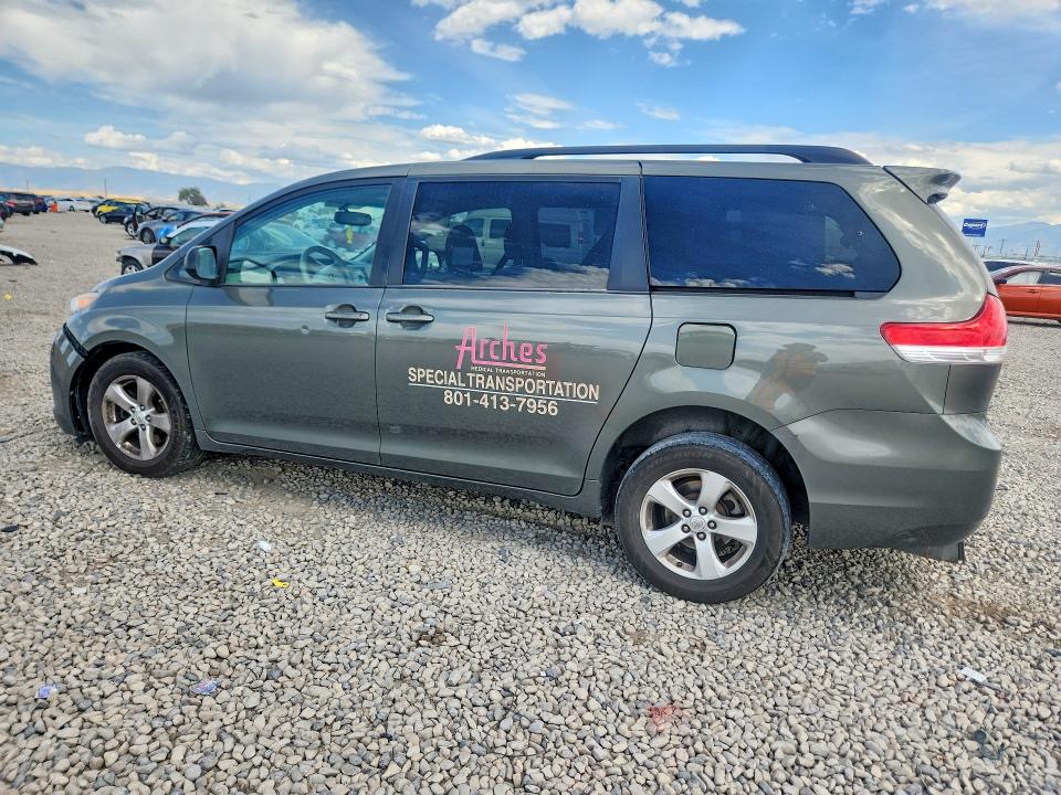 Photo 2 from auction – 2012 TOYOTA SIENNA with VIN 5TDKK3DC2CS228852