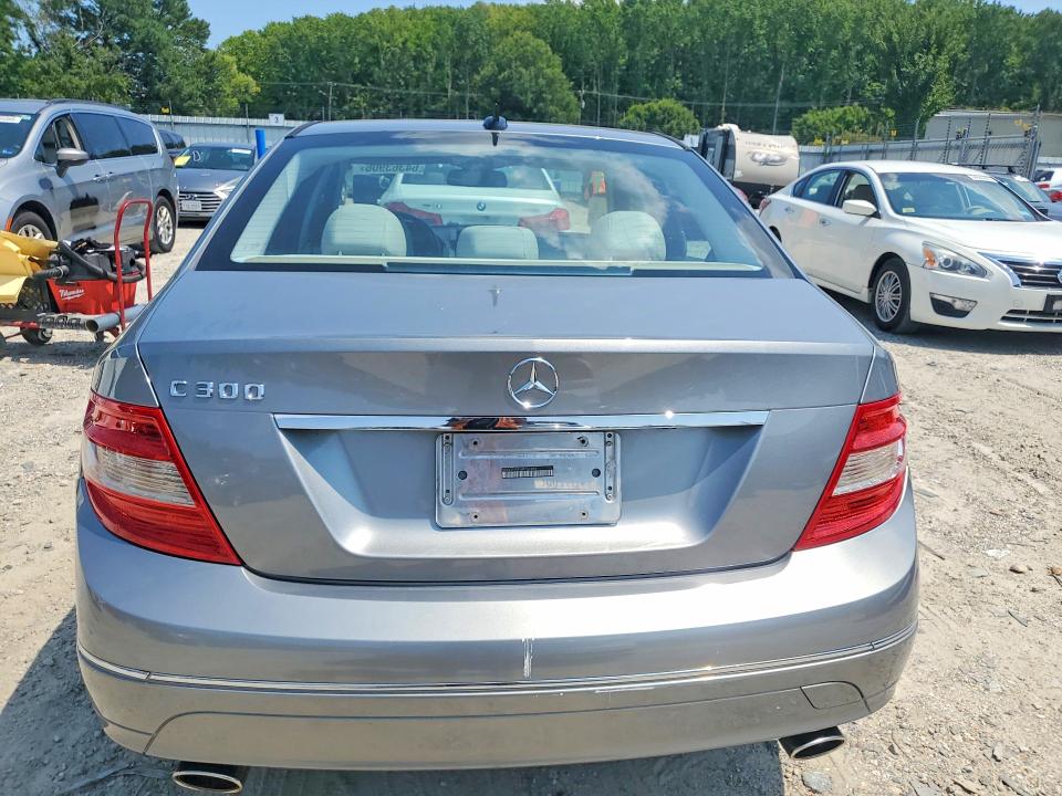 Photo 6 from auction – 2011 MERCEDES-BENZ C with VIN WDDGF5EB0BR161988